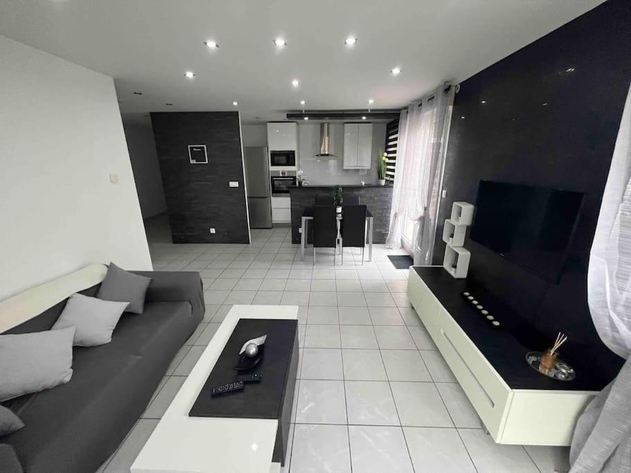 Tres Bel Appartement Entre Paris Et Disneyland Lognes Exterior foto